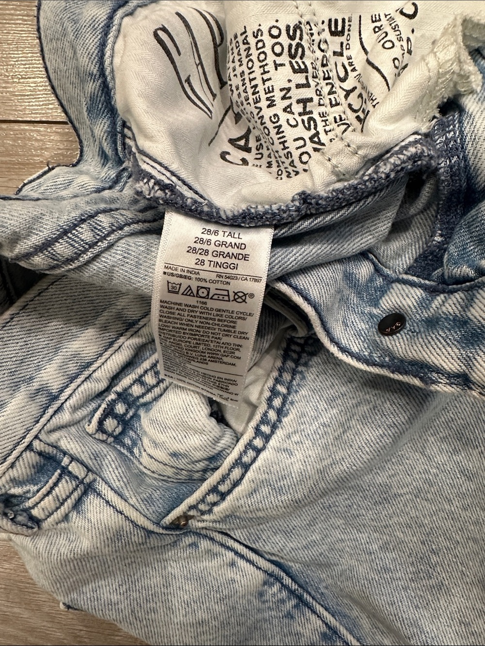 GAP Light Wash Blue Wide Leg Barrel Jeans - Picture 7 of 10